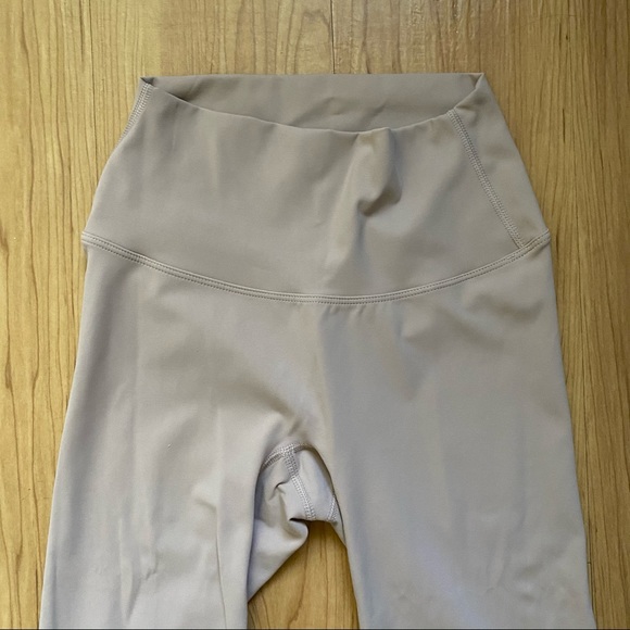 SOLD! Everyday Leggings - XS Exactly like Paragon - Picture 4 of 5